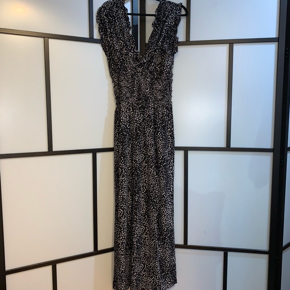 Max Studio V Neck Shirred Waist Jumpsuit - Picture 2 of 11